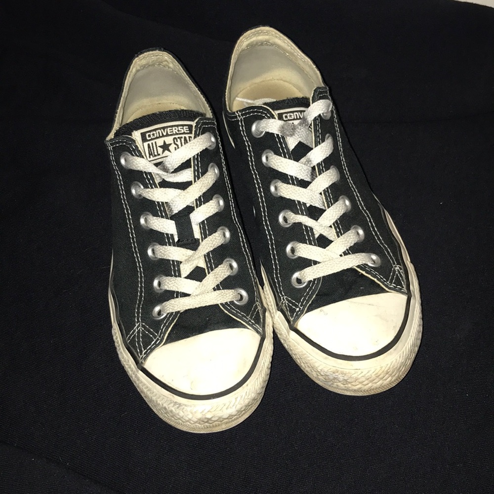 Converse unisex black low tops